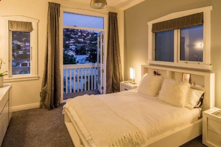 Photo of property in 102 The Parade, Island Bay, Wellington, 6023