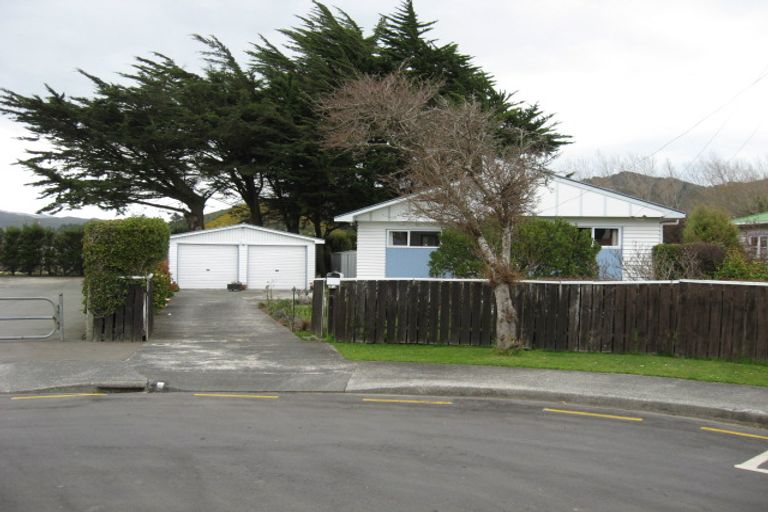 Photo of property in 18 Heath Street, Wainuiomata, Lower Hutt, 5014