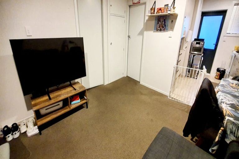 Photo of property in 2/99 Waltham Road, Sydenham, Christchurch, 8023