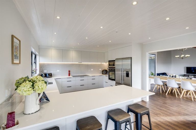 Photo of property in 55 Churchill Drive, Taradale, Napier, 4112