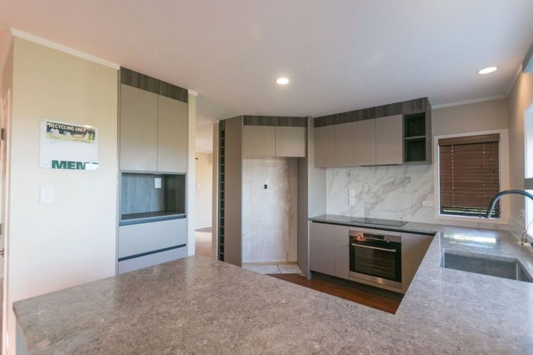 Photo of property in 3 Cairnbrae Court, Northcross, Auckland, 0632