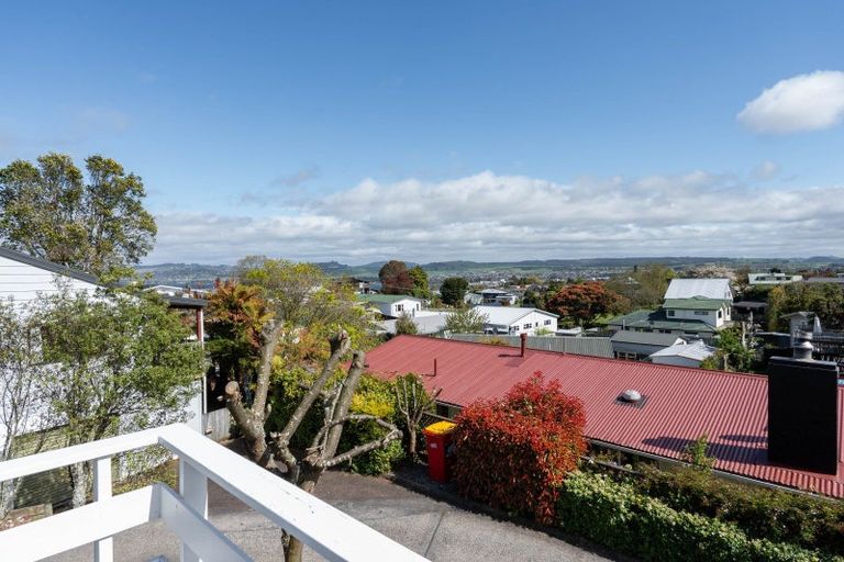 Photo of property in 37 Sunset Street, Hilltop, Taupo, 3330