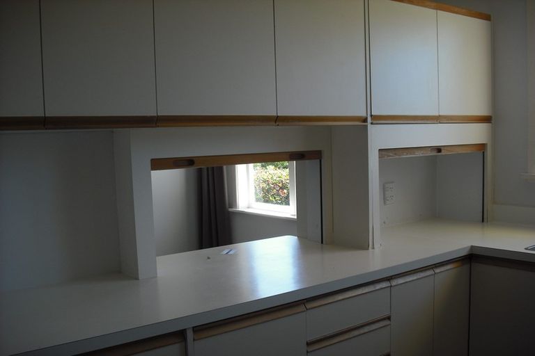 Photo of property in 19a Huntingdon Street, Northland, Wellington, 6012