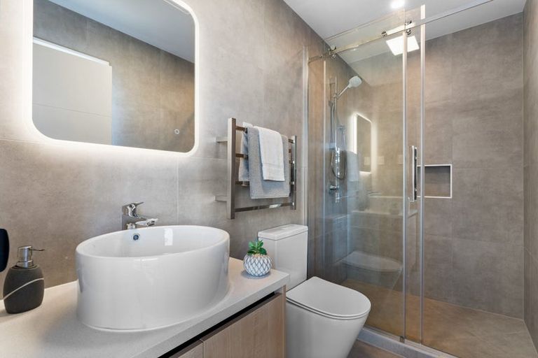 Photo of property in 8c Rowan Terrace, Te Atatu South, Auckland, 0610