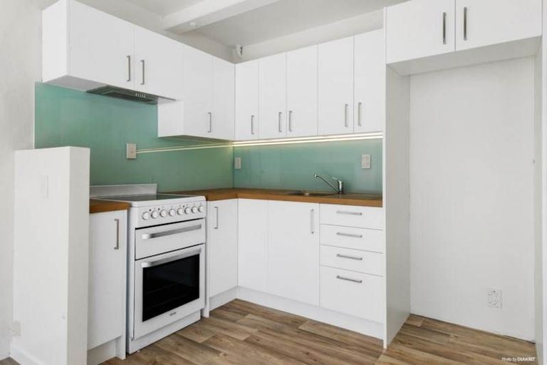 Photo of property in Oceanside Apartments, 2/453 Hibiscus Coast Highway, Orewa, 0931