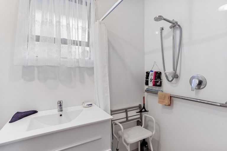 Photo of property in 4 Amberley Beach Road, Amberley, 7410