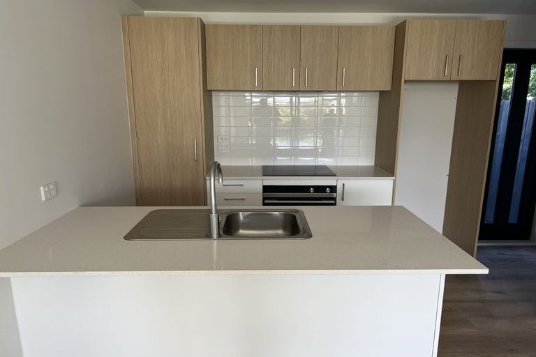 Photo of property in 6/2 Stokes Avenue, Te Atatu Peninsula, Auckland, 0610