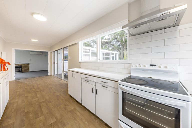 Photo of property in 140 Great South Road, Manurewa, Auckland, 2102