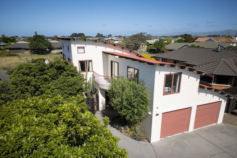 Photo of property in 117 Inwoods Close, Parklands, Christchurch, 8083