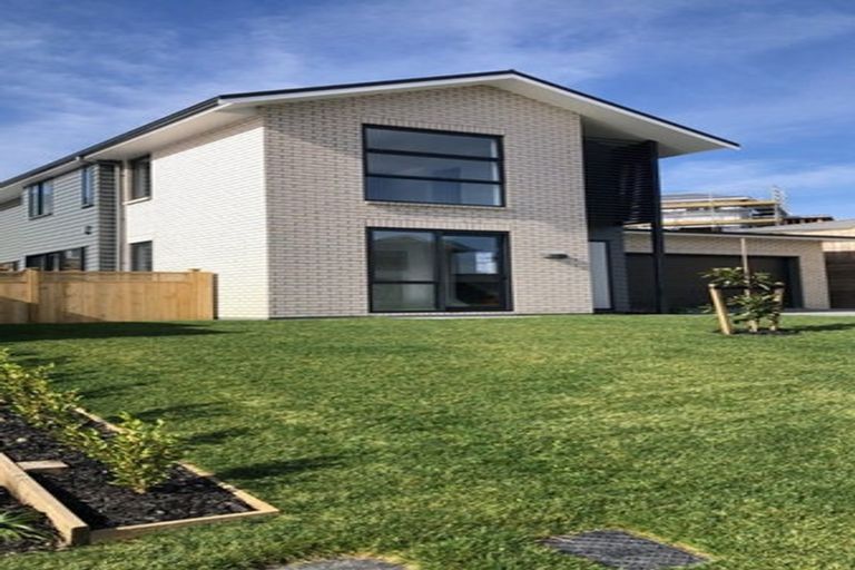 Photo of property in 17 Kuku Avenue, Red Beach, 0932