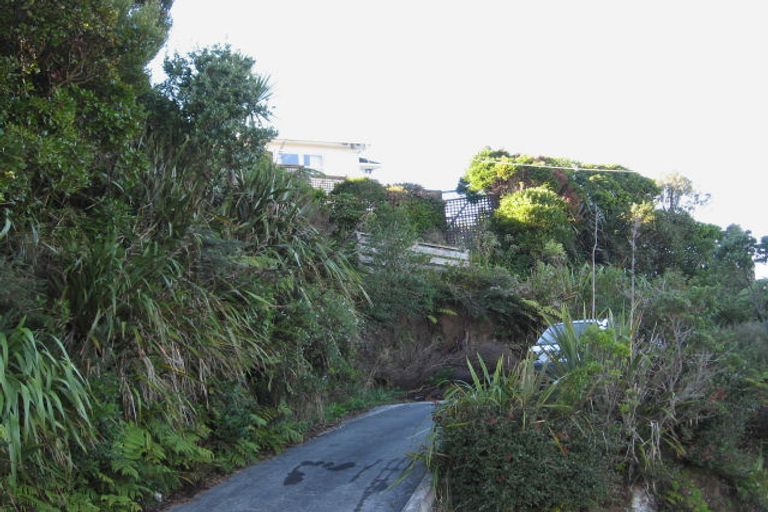 Photo of property in 55 Salford Street, Newlands, Wellington, 6037