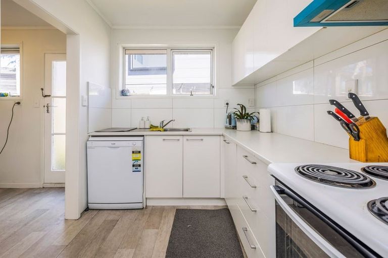 Photo of property in 2/11 Coates Road, Papatoetoe, Auckland, 2025