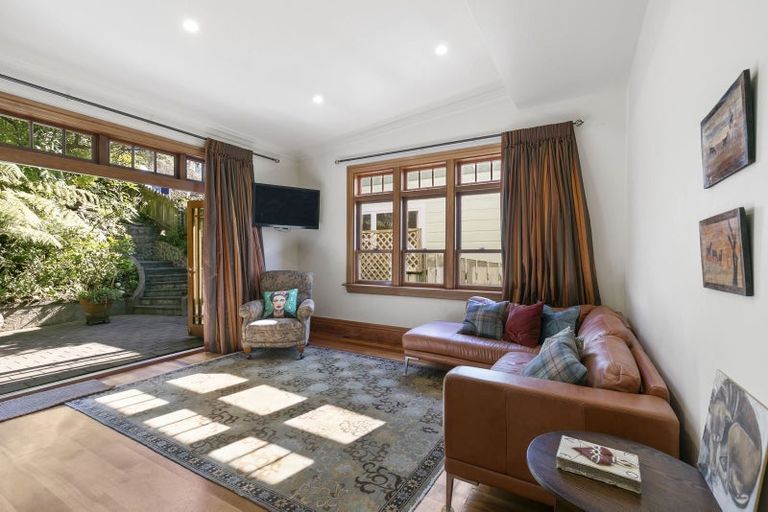 Photo of property in 18 Mitchell Street, Brooklyn, Wellington, 6021