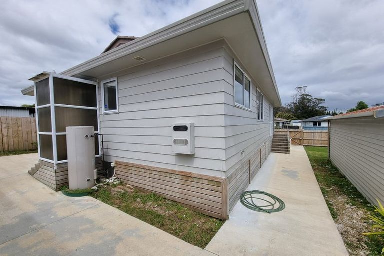 Photo of property in 2/69 Luanda Drive, Ranui, Auckland, 0612