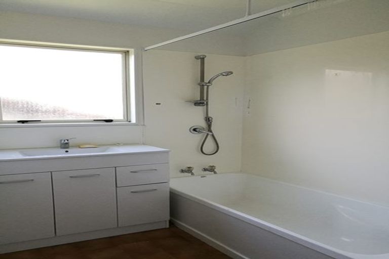 Photo of property in 24 Liddesdale Place, Papakura, 2110