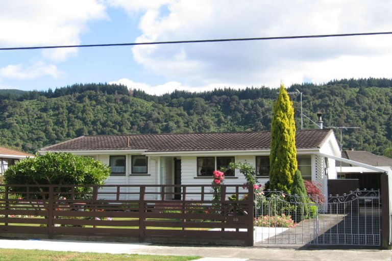 Photo of property in 15 Ruahine Street, Trentham, Upper Hutt, 5018