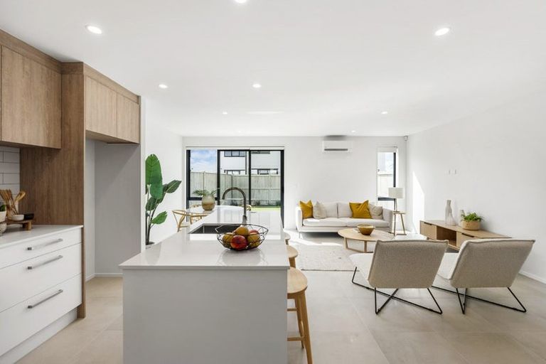 Photo of property in 11 Viridian Avenue, Rosehill, 2113