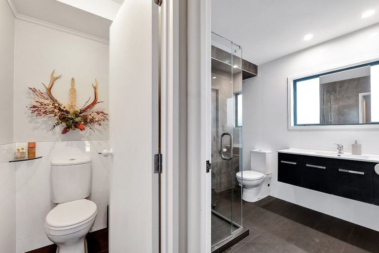 Photo of property in 28b Poplar Grove, Whalers Gate, New Plymouth, 4310