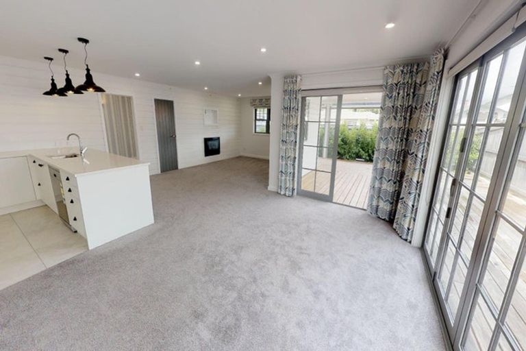 Photo of property in 3 Colombo Street, Palmerston North, 4410