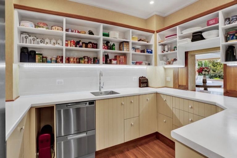 Photo of property in 49 Waihi Road, Hawera, 4610