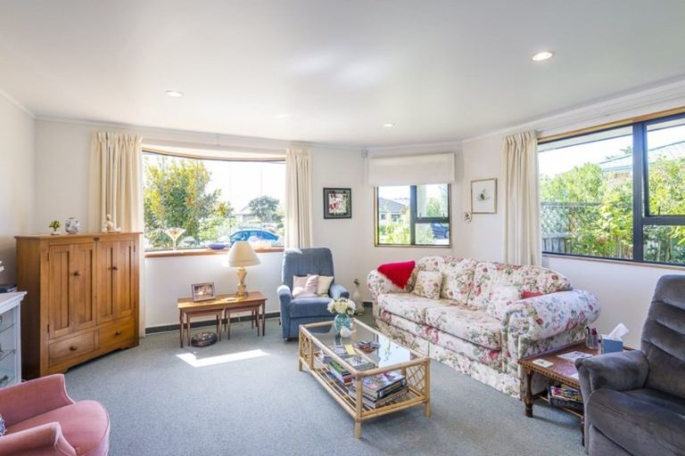 Photo of property in 142 Langdale Avenue, Paraparaumu, 5032