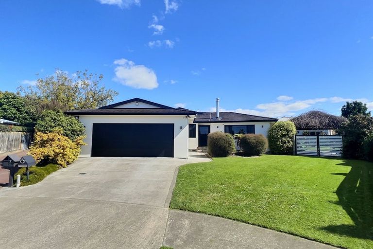 Photo of property in 9 Bassett Place, Taradale, Napier, 4112