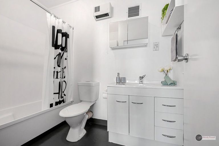 Photo of property in Hobson Court Flats, 47/70u Hobson Street, Thorndon, Wellington, 6011