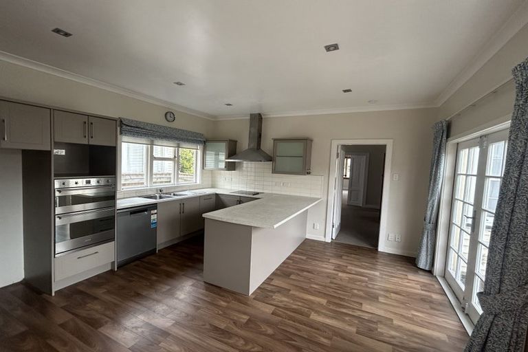 Photo of property in 227 The Parade, Island Bay, Wellington, 6023