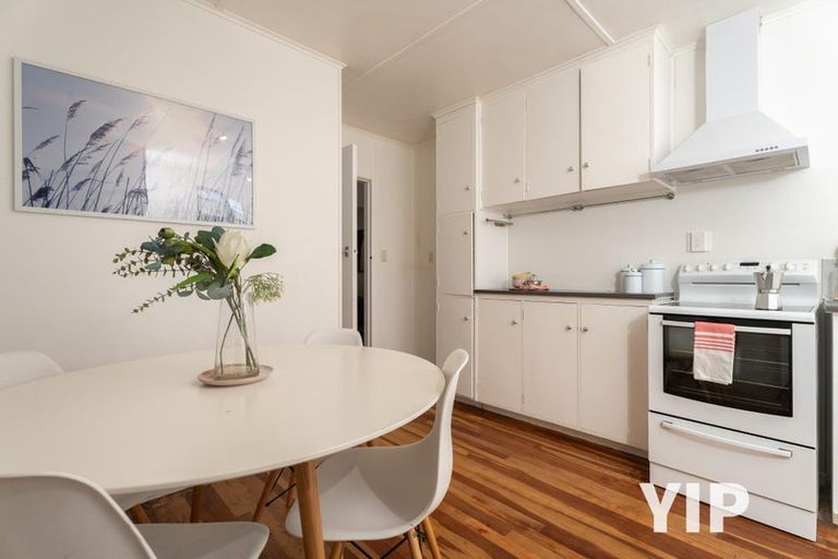 Photo of property in 58 Kenmore Street, Newlands, Wellington, 6037