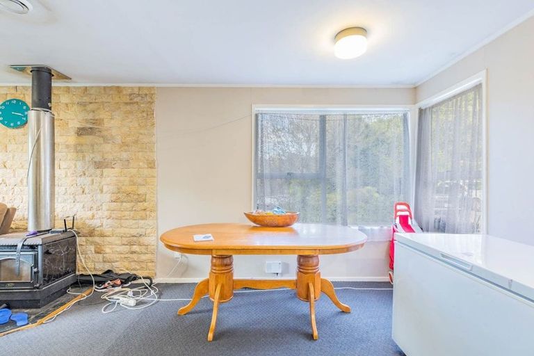 Photo of property in 11 Kilcar Place, Massey, Auckland, 0614