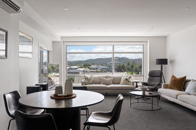 Photo of property in Marina View Apartments, 303/4 Reads Quay, Gisborne, 4010