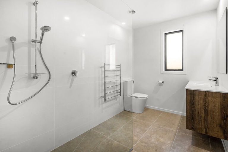 Photo of property in 11 Blackhawk Close, Kinloch, 3377