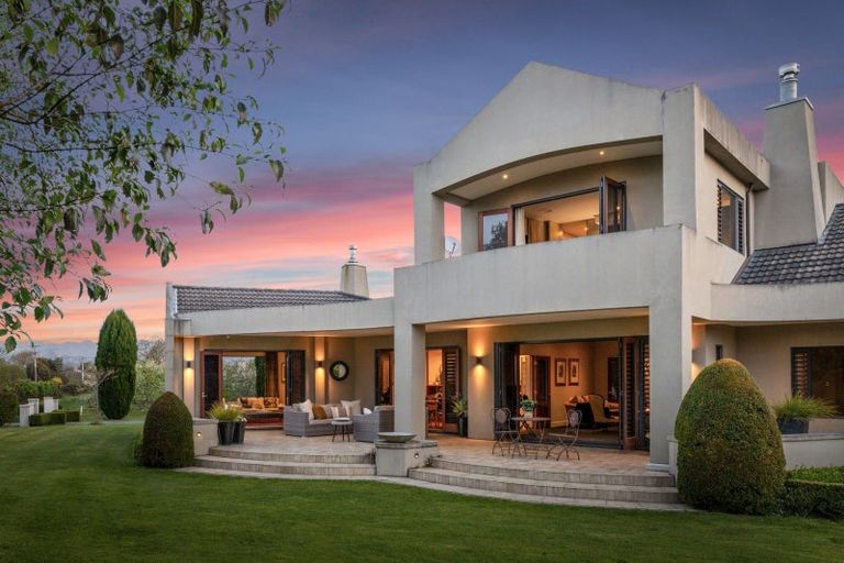 Photo of property in 375 Saint Georges Road, Havelock North, 4130