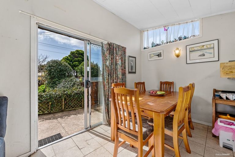 Photo of property in 15 Station Road, Takanini, 2112