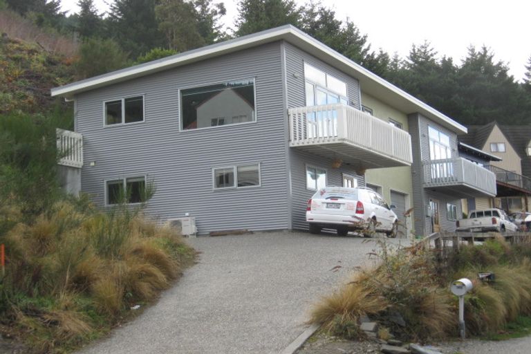Photo of property in 36a Avalon Crescent, Fernhill, Queenstown, 9300