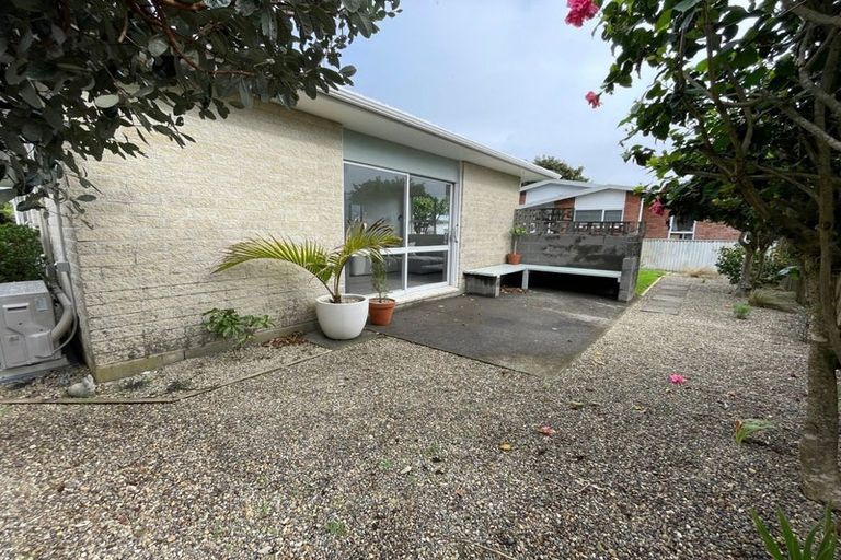 Photo of property in 4/50 Paynters Avenue, Strandon, New Plymouth, 4312