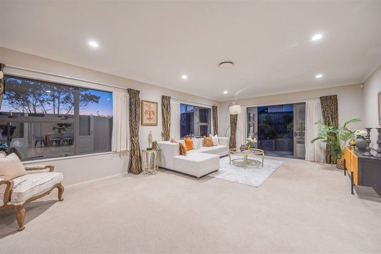Photo of property in 6 Fairhill Place, Flat Bush, Auckland, 2016