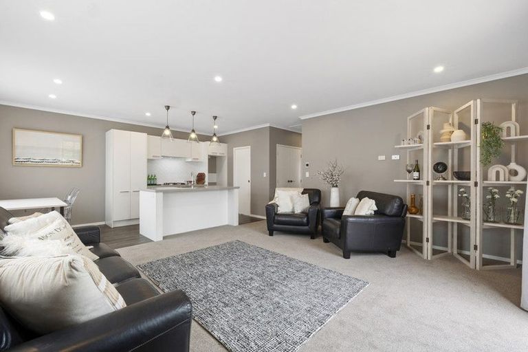 Photo of property in 47a Mangorei Road, Strandon, 4312