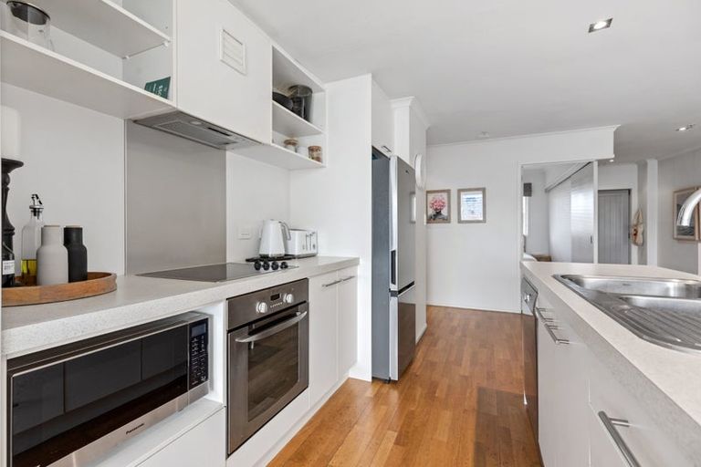 Photo of property in 310/332 Maunganui Road, Mount Maunganui, 3116