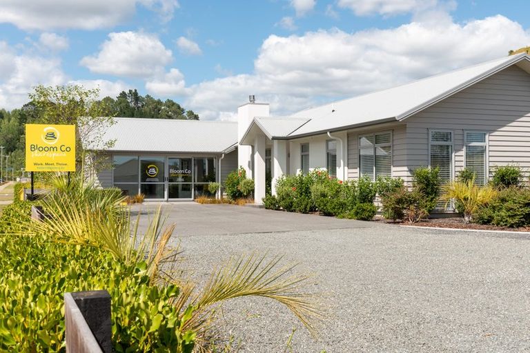 Photo of property in 262 Lakes Boulevard, Pyes Pa, Tauranga, 3112