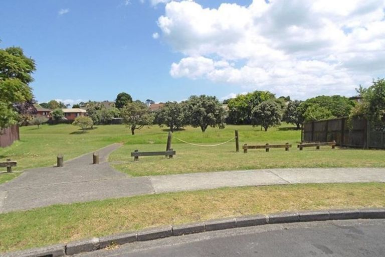 Photo of property in 1/6 Myna Place, Weymouth, Auckland, 2103