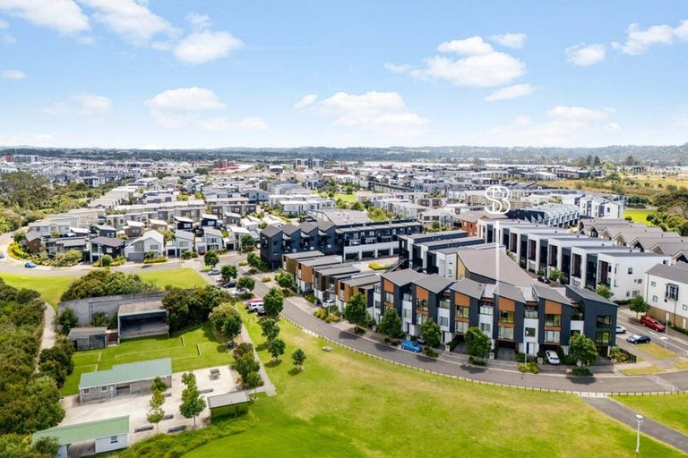 Photo of property in 16 Catalina Bay Drive, Hobsonville, Auckland, 0616