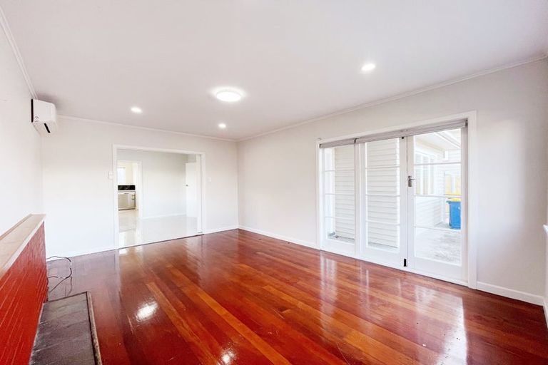 Photo of property in 22 Rathgar Road, Henderson, Auckland, 0610