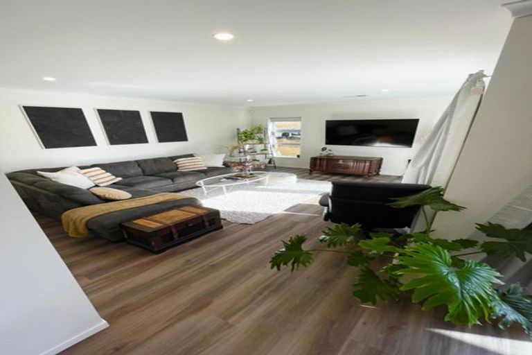 Photo of property in 151 Amesbury Drive, Churton Park, Wellington, 6037