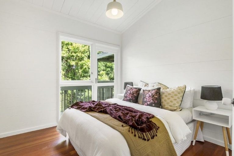 Photo of property in 7 Tranquil Glade, Hillcrest, Auckland, 0627