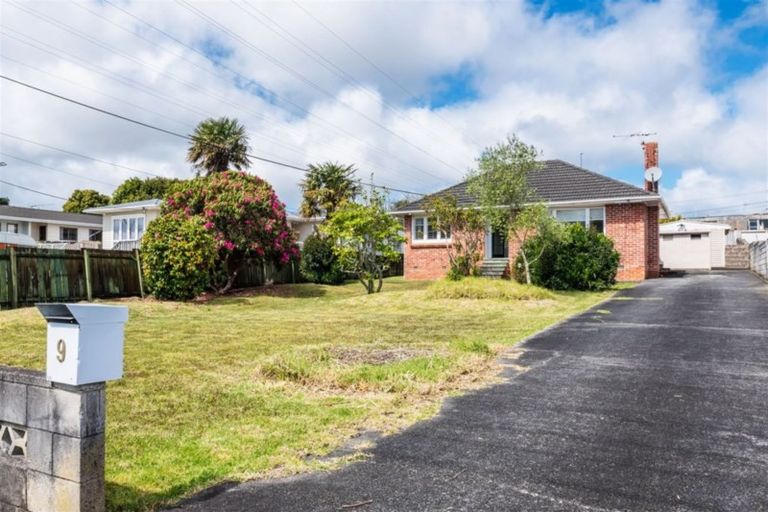 Photo of property in 9 Paton Avenue, Te Atatu South, Auckland, 0610