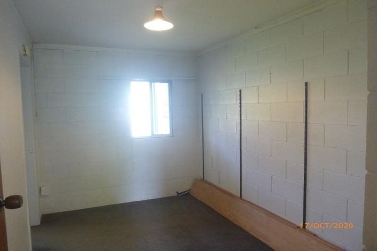 Photo of property in 1b/2 Divich Avenue, Te Atatu South, Auckland, 0610