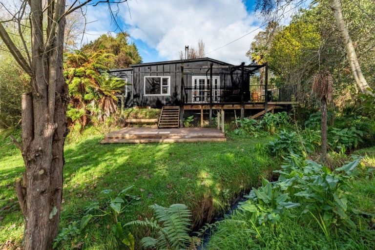 Photo of property in 806 Pohangina Road, Ashhurst, 4884