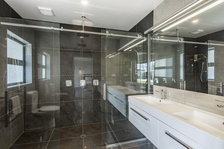 Photo of property in 16 Petrel Close, Paraparaumu Beach, Paraparaumu, 5032