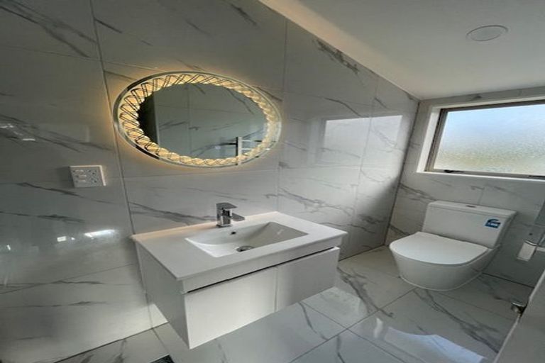 Photo of property in 10a Marie Crescent, Te Atatu South, Auckland, 0610